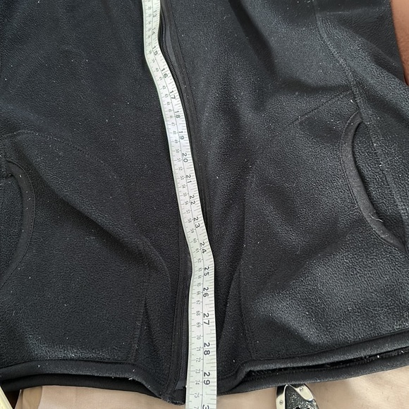 Reversible Woman’s full, zip, fleece jacket, size L, black and white. - Picture 7 of 7